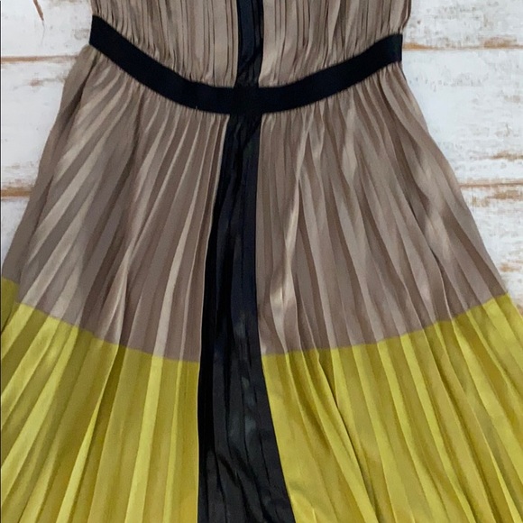 Dress - Picture 3 of 6